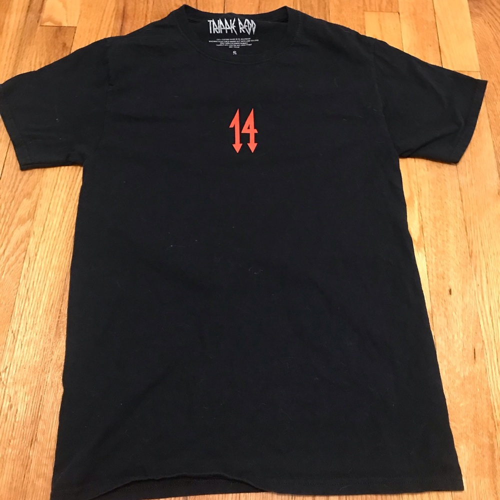 Trippy red tee - Picture 2 of 3
